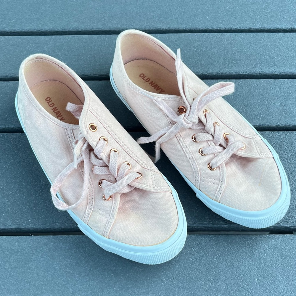 Old Navy; Blush Pink; Casual Canvas Sneakers; Moderate Wear; Women's 7.5